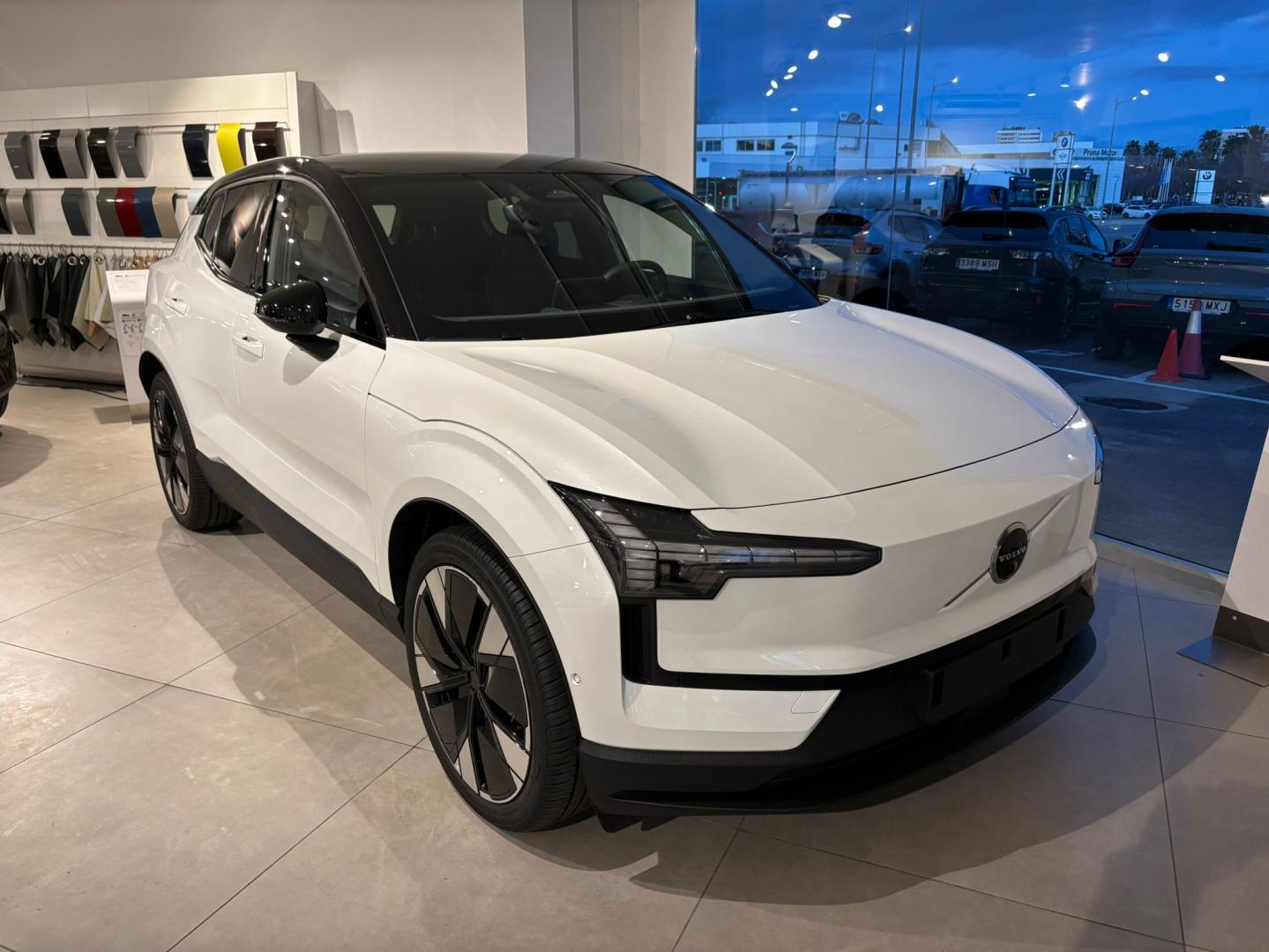 EX30 Twin Motor AWD Ultra Auto