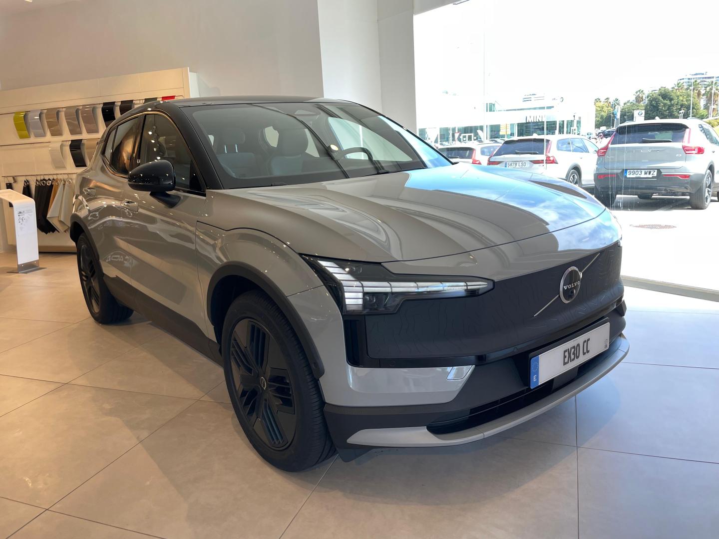 EX30 Cross Country BEV 69KWH TWIN MOTOR ULTRA CC AWD 428 5P